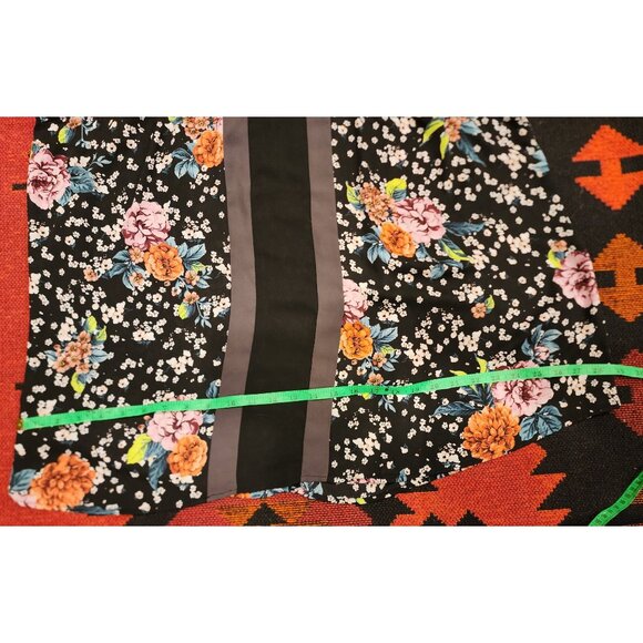 Torrid Women's Floral A -Line Halter Top With Colorblock Detail Size 2 - Picture 10 of 12